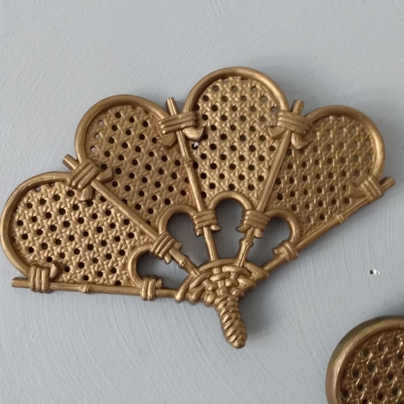 Burwood faux wicker pocket planter w/ wall fan plaques - Picture 4 of 8